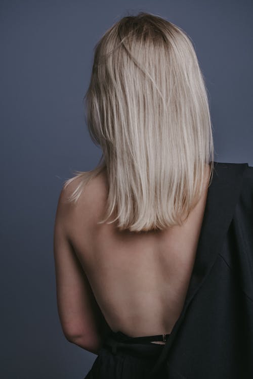 Kostnadsfri bild av backless, bar överkropp, blond