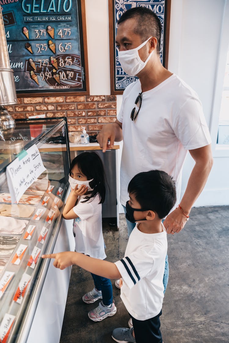 A Family Ordering Food