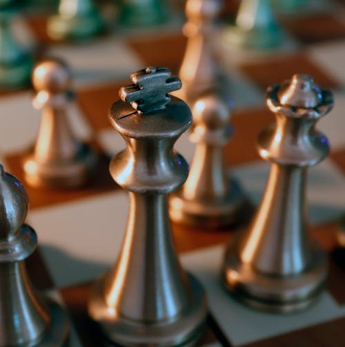 Бесплатное стоковое фото с крупный план, шахматные фигуры, шахматы