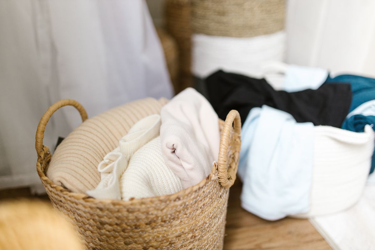 student moves in High Barnet — Loaded properly: blankets, straps and a plan in High Barnet