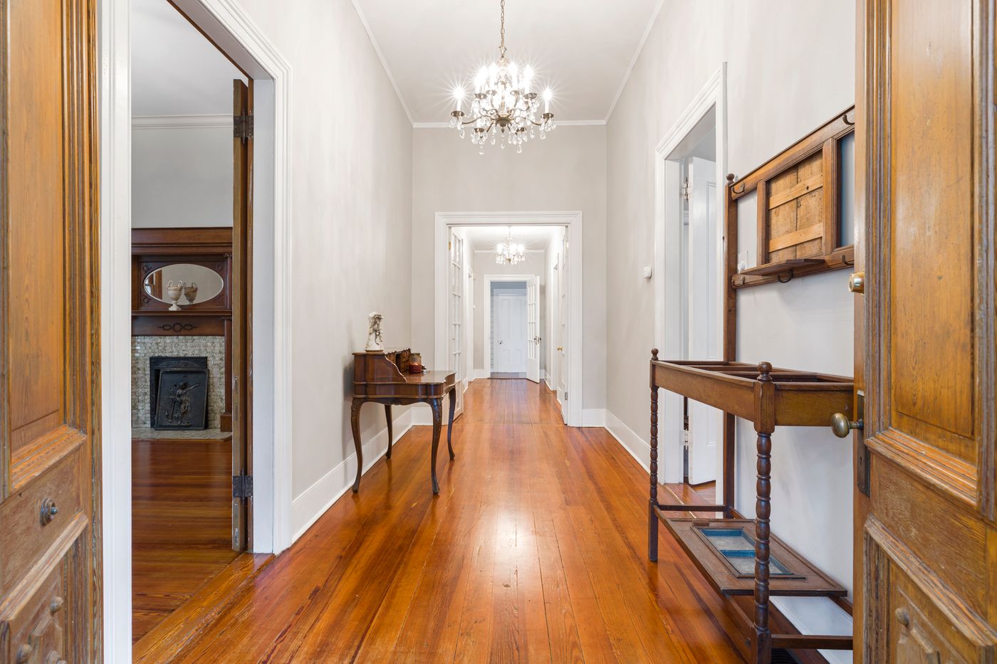 Luxury villa foyer cabinet inspiration with warm hallway and mirror