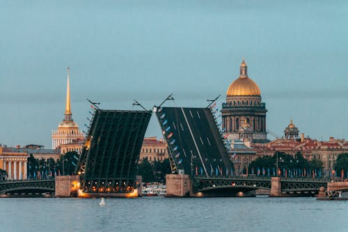 Бесплатное стоковое фото с архитектура, дворцовый мост, мост