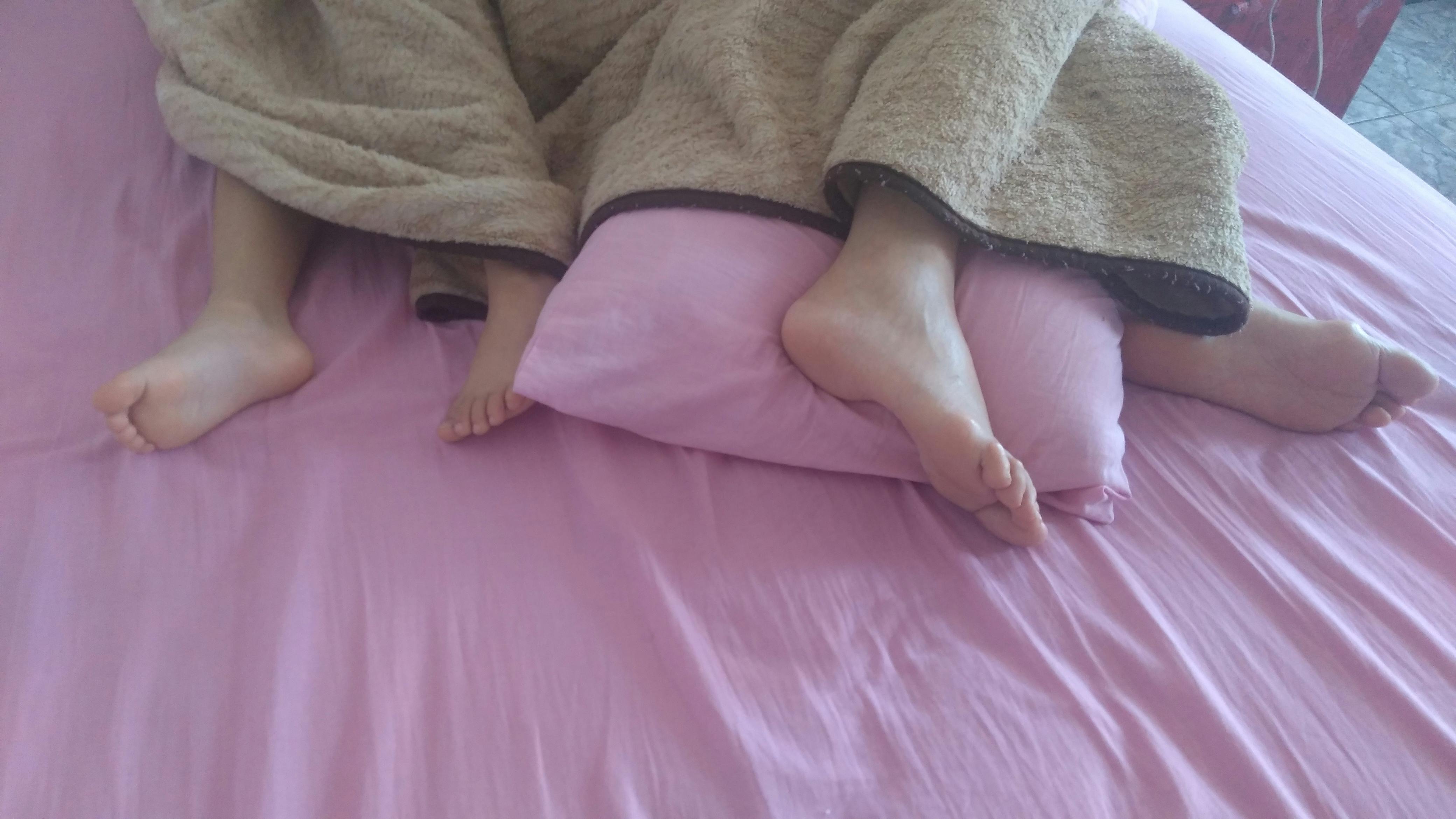 Free stock photo of feet, mother and daughter