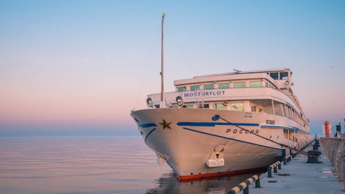 Δωρεάν στοκ φωτογραφιών με ήρεμο νερό, θάλασσα, καθαρός ουρανός