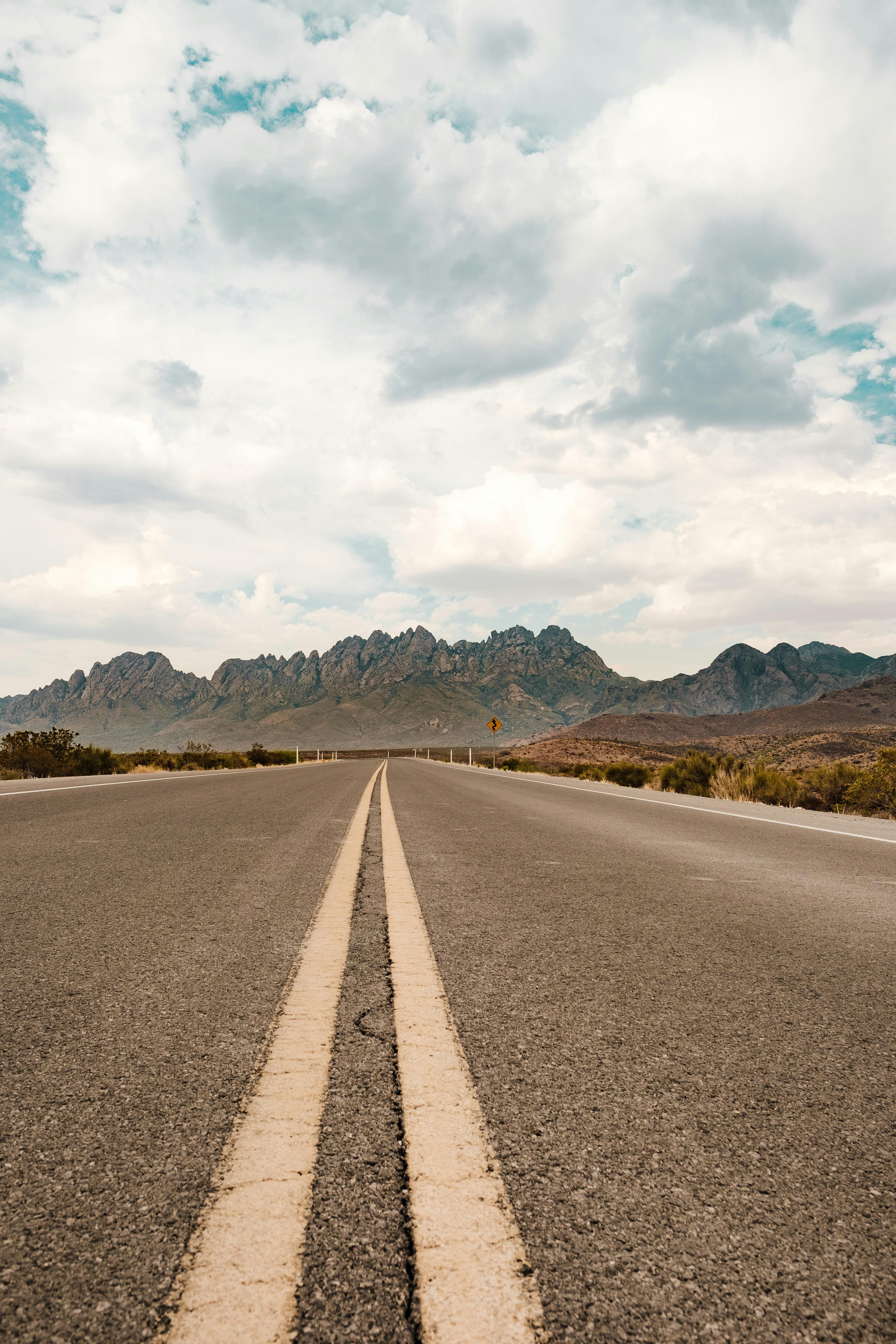 Low Angle Shot of an Empty Road · Free Stock Photo