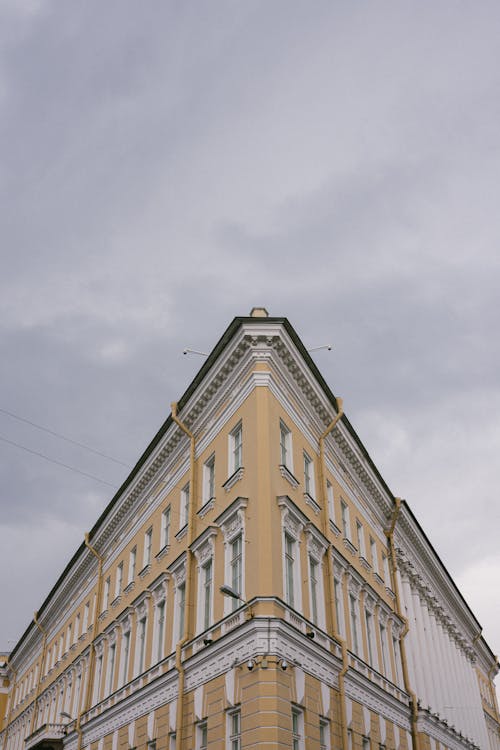 Fotos de stock gratuitas de cielo nublado, diseño arquitectónico, edificio