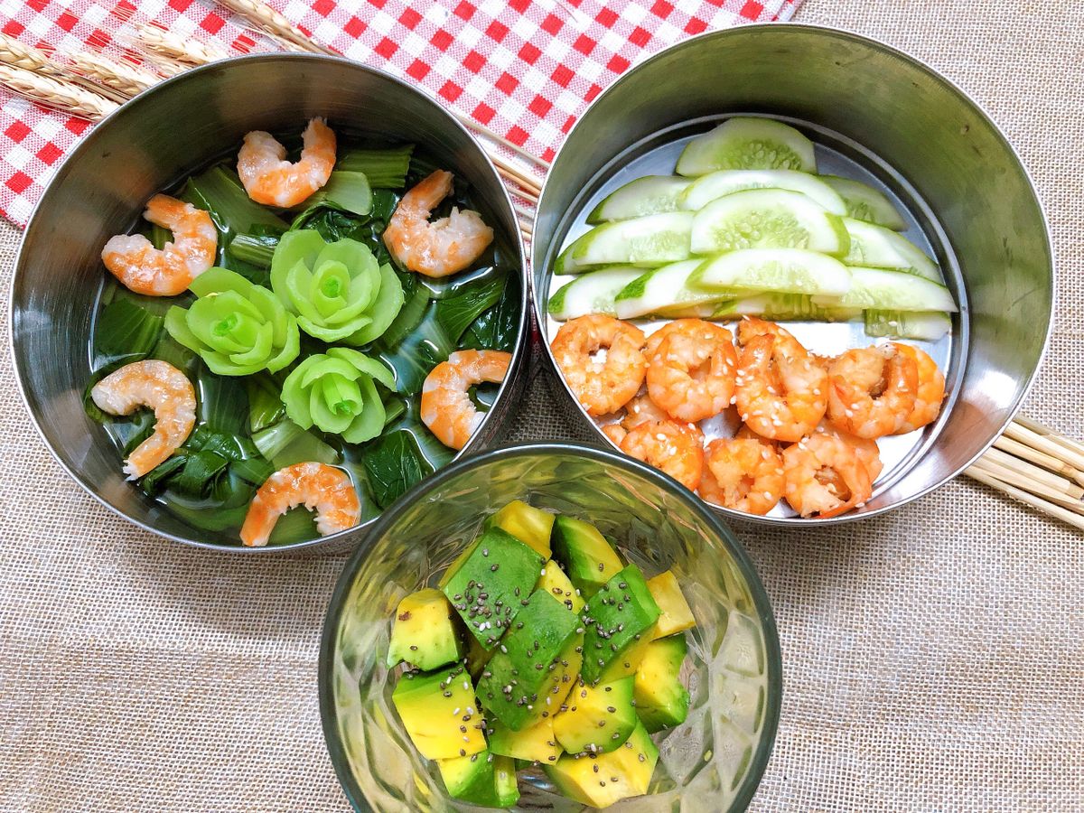 Salade de crevettes, avocat et concombre