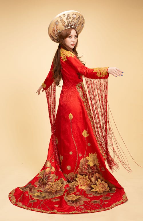 Základová fotografie zdarma na téma áo dài, asiatka, červené šaty
