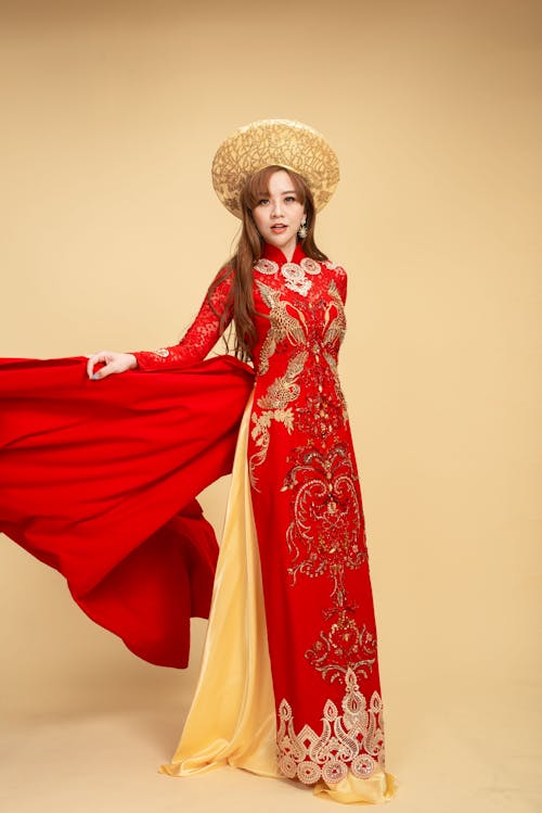 Základová fotografie zdarma na téma áo dài, asiatka, červené šaty