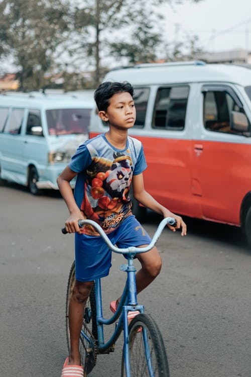 アジア人, キッド, サイクリングの無料の写真素材