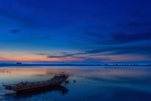 Δωρεάν στοκ φωτογραφιών με αγκυροβολημένος, Ανατολή ηλίου, βάρκα Φωτογραφία από στοκ φωτογραφιών