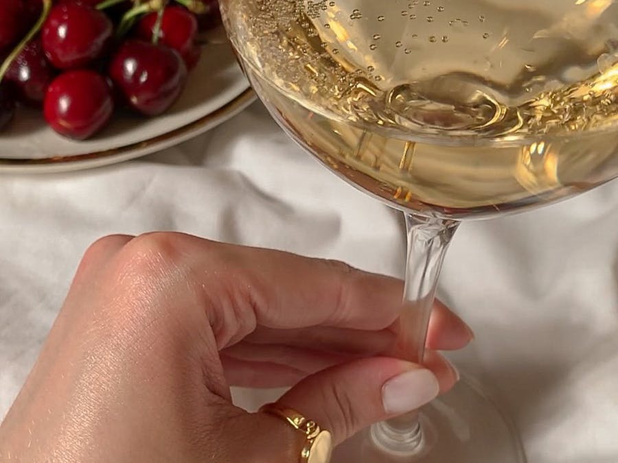Will a glass of wine stop ketosis?