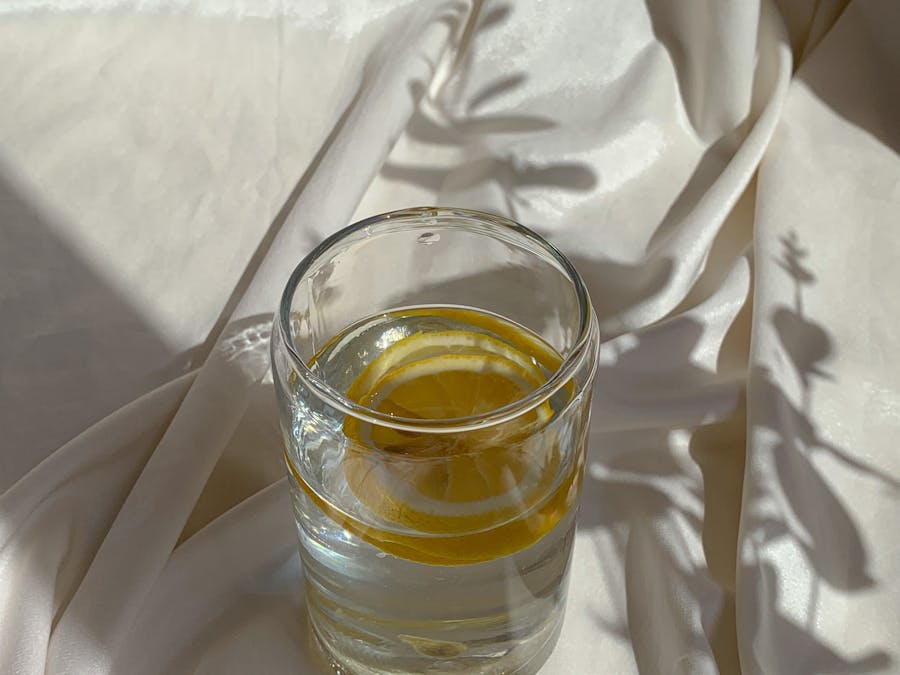 Is it better to drink lemon water at night or morning?