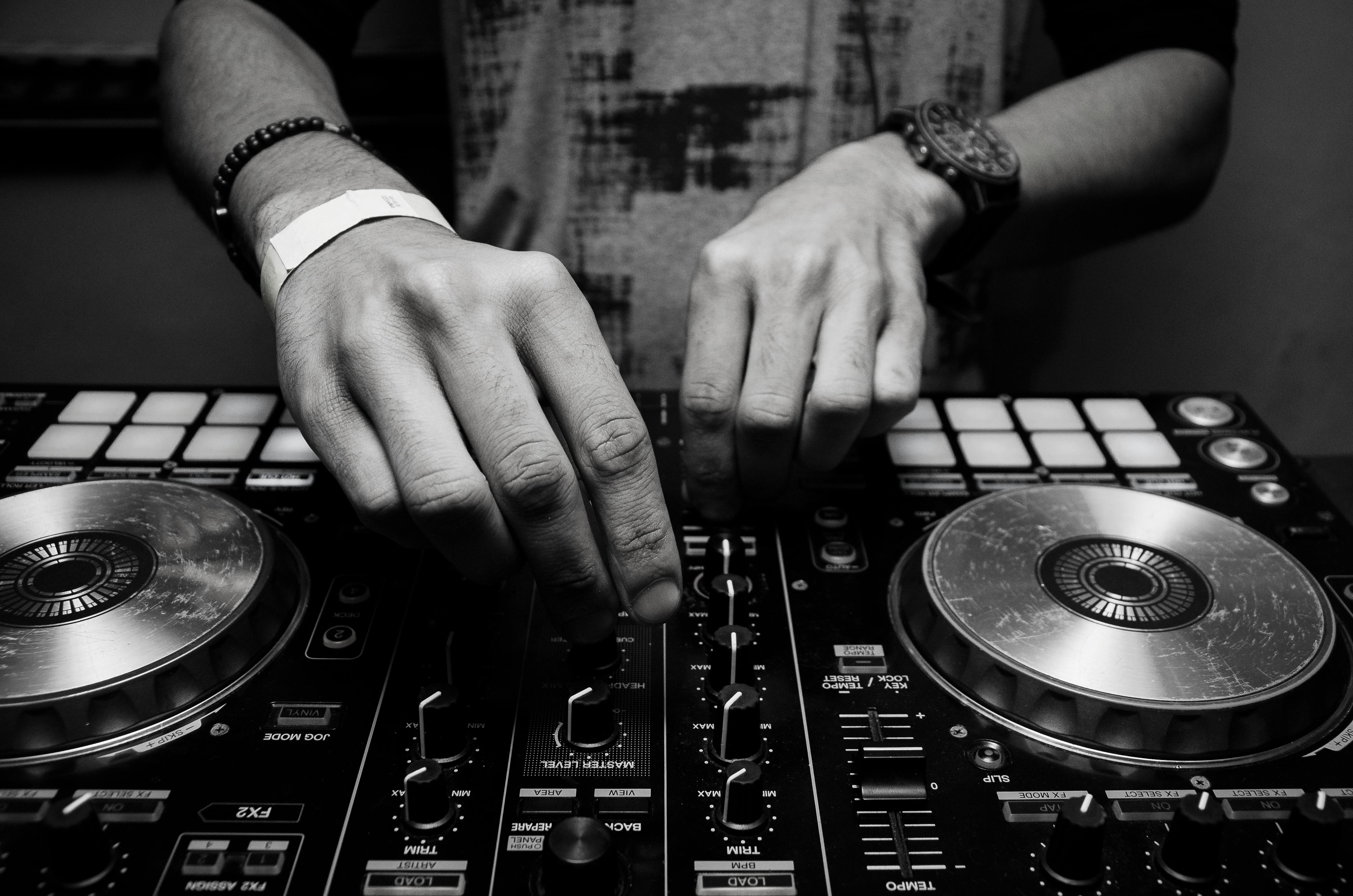 Download DJ Mixer Wallpapers Desktop Background