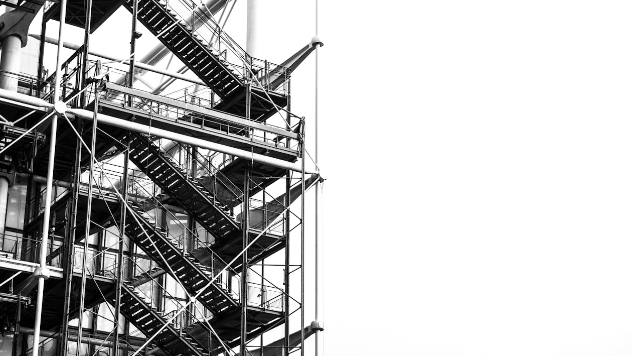 Free Scaffolding in Grayscale Photo Stock Photo