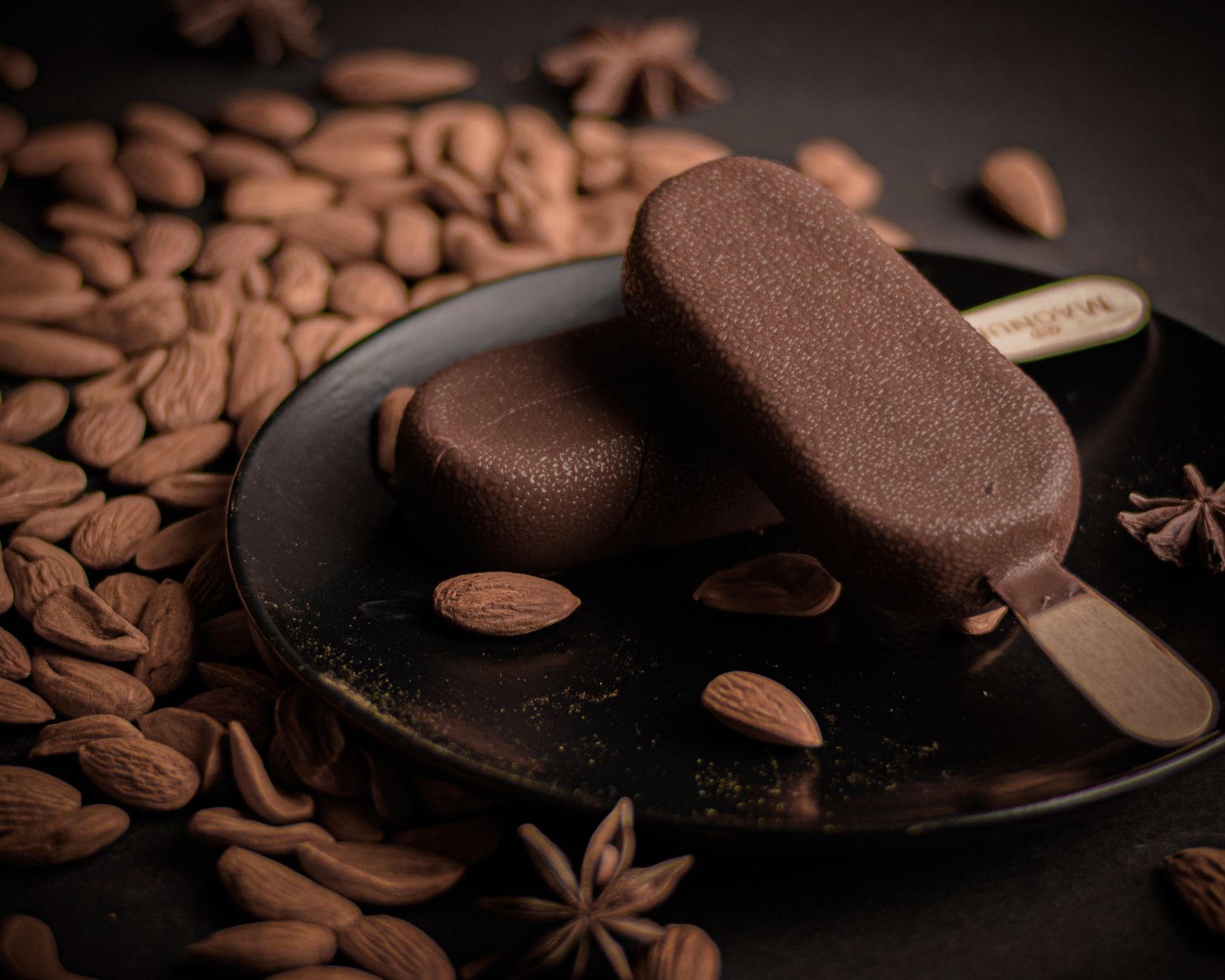 Magnum Almond