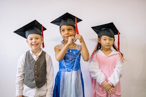 Gratis stockfoto met afstuderen, afstuderen cap, blij