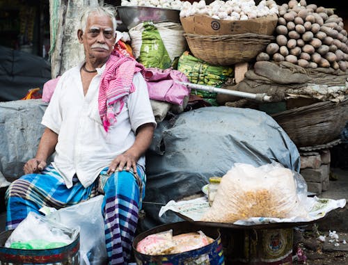 Kostnadsfri bild av äldre man, försäljning, gatufoto