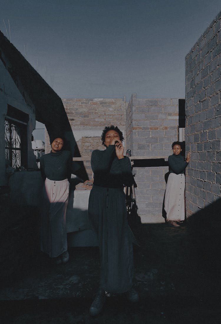 Three Singing Black Women Posing For Photo