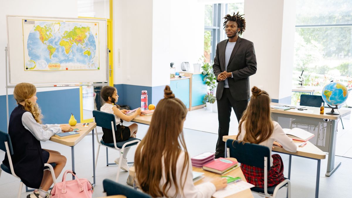Métier data analyst junior : salaire, formation et débouchés 2026 - illustration