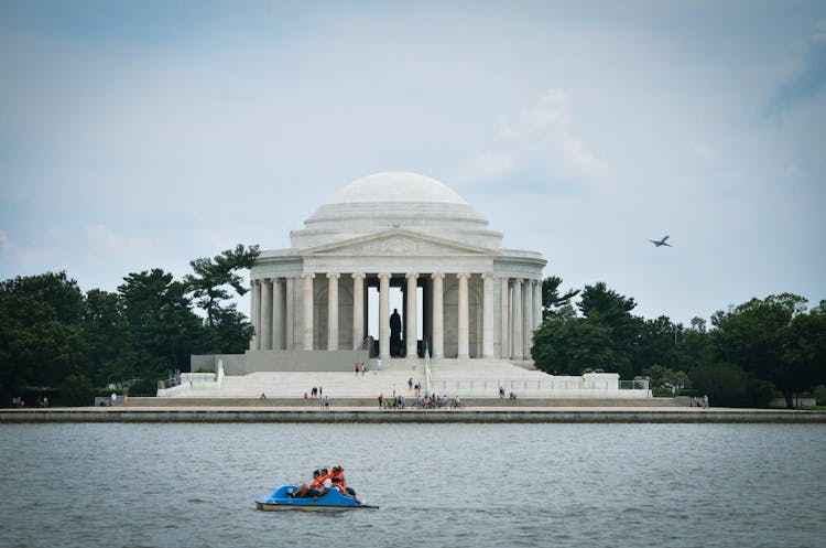 Thomas Jefferson Memorial Under Gloomy Sky 