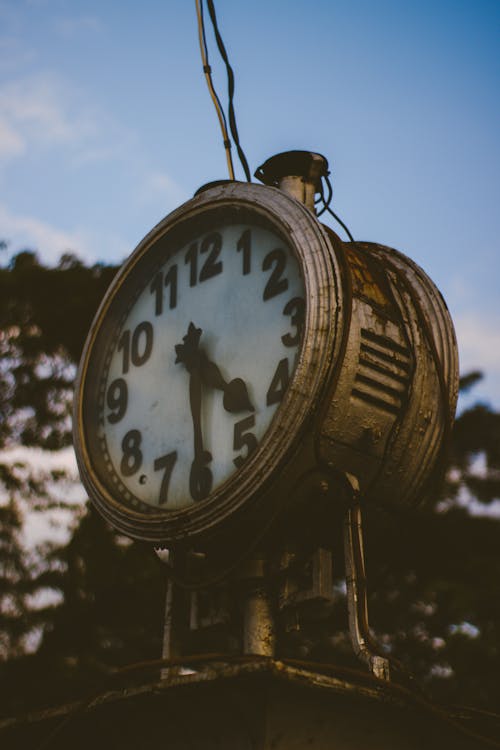 Free Close-up of a Clock Stock Photo