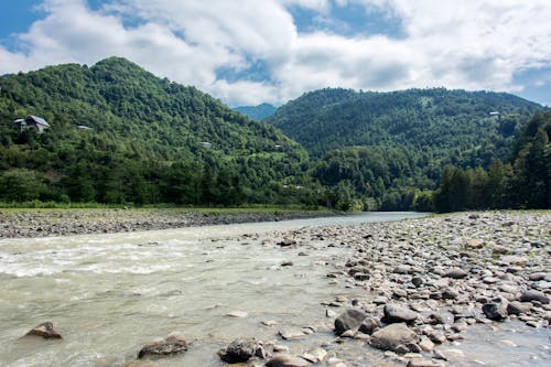 akarsu, çay, dağlar içeren Ücretsiz stok fotoğraf