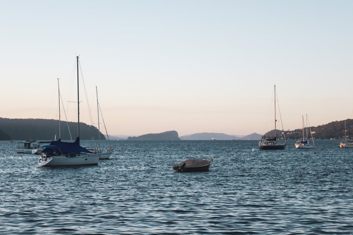 Kostenloses Stock Foto zu berge, boote, landschaft