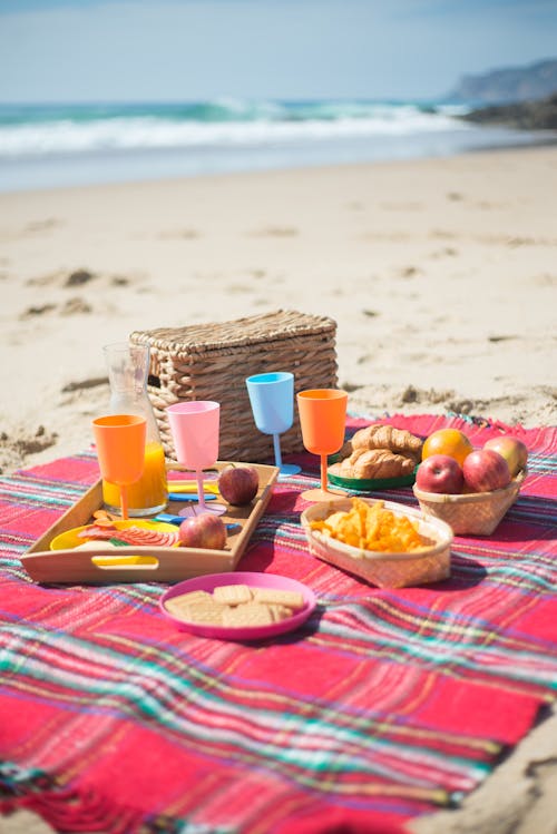 Immagine gratuita di acqua, cestino da picnic, cibo