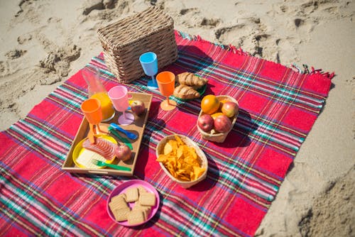 Immagine gratuita di cestino da picnic, cibo, coperta da picnic