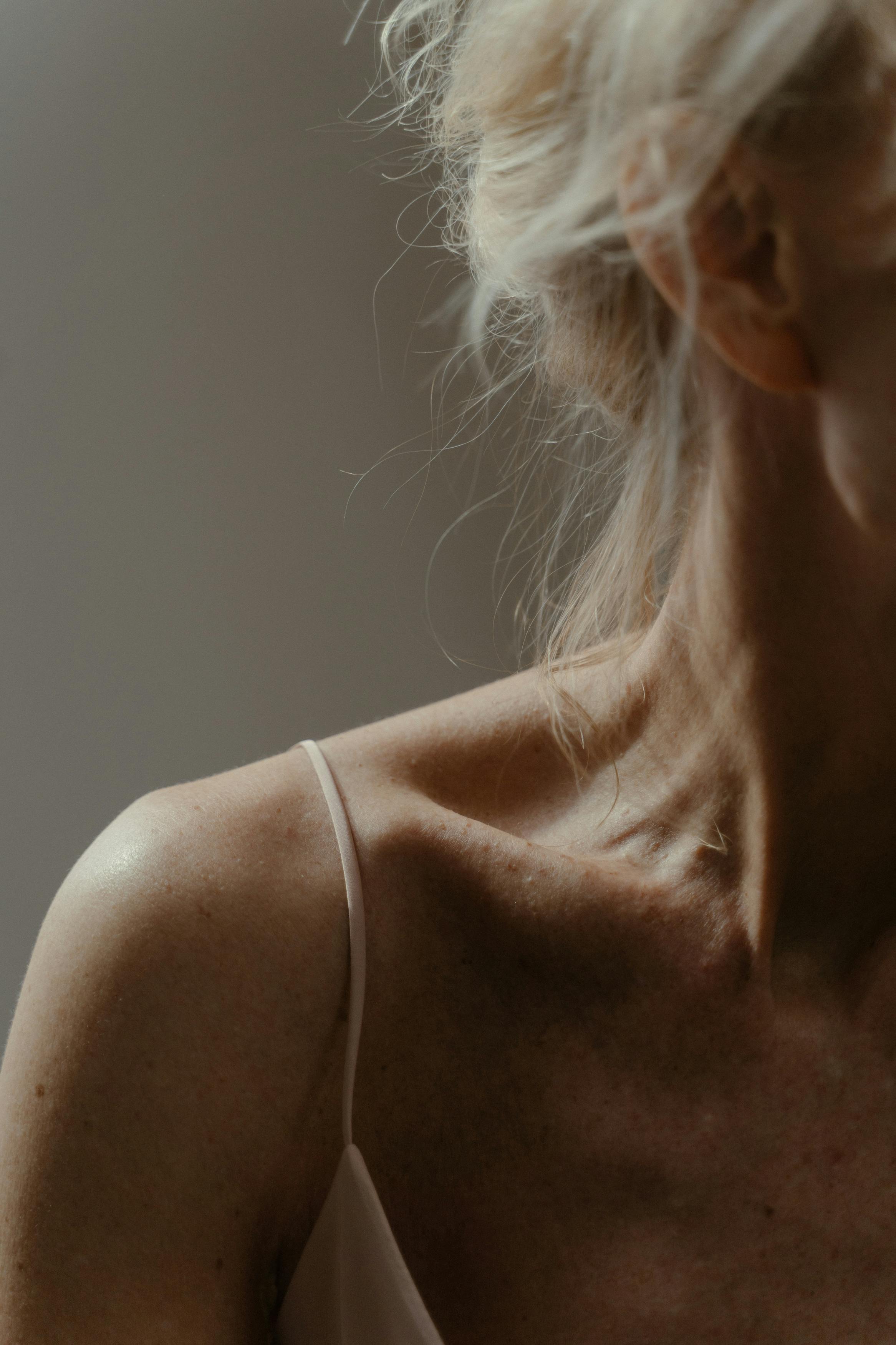 a person with beautiful collarbone