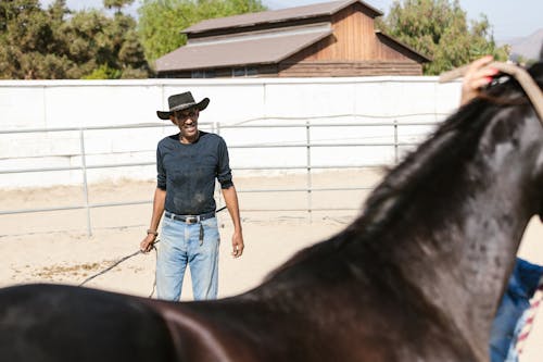 Immagine gratuita di cavallerizzo, ciclista, cowboy