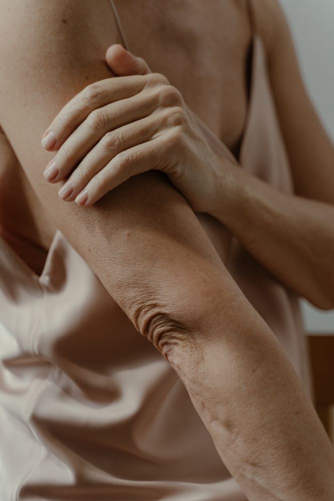Sagging Skin Photos, Download The BEST Free Sagging Skin Stock Photos ...
