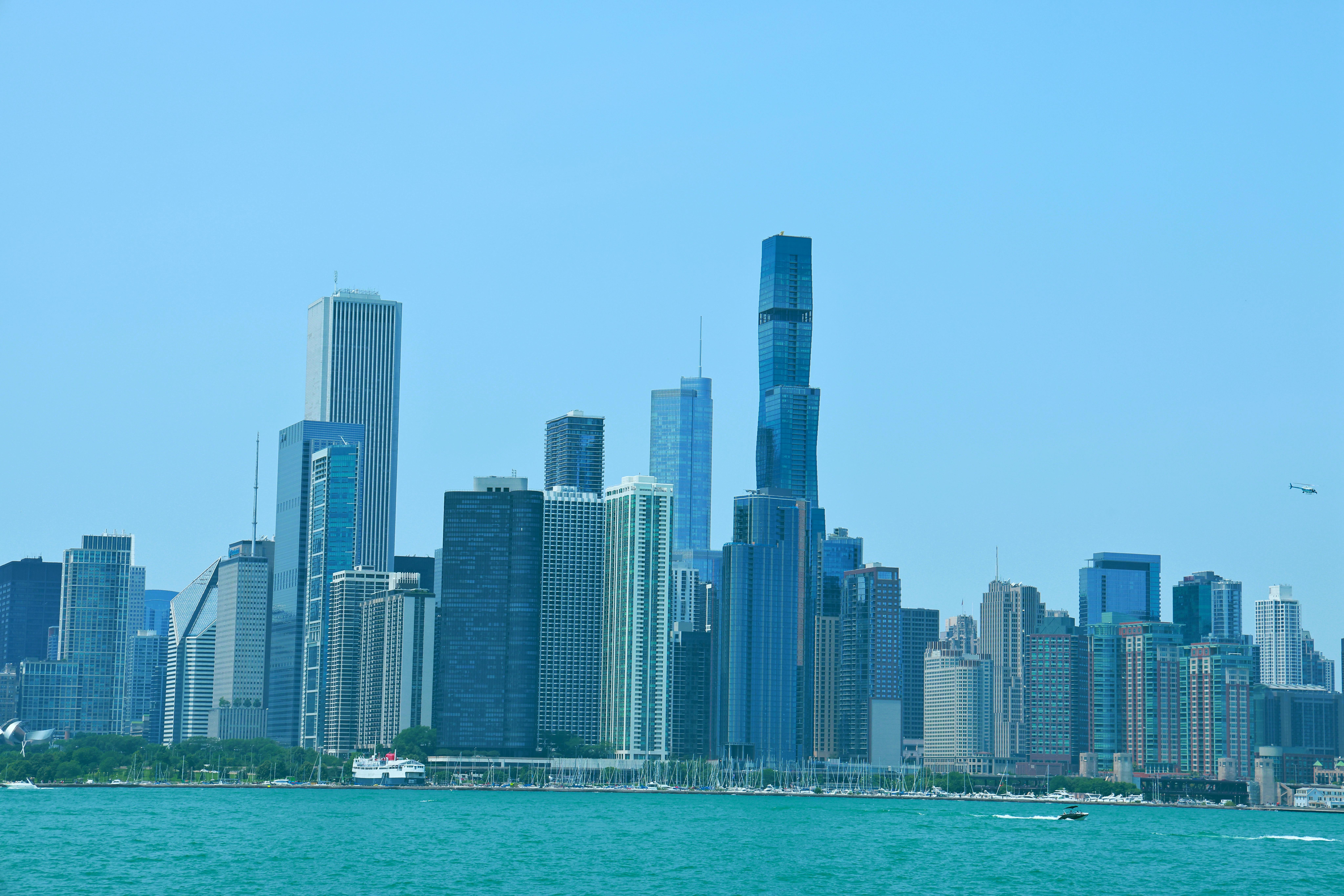 panoramic view of chicago skyline from navy pier rooftop - rooftop terrace chicago navy pier