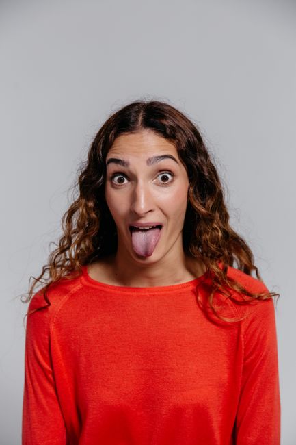 9. Humor yang Blakasuta: Tertawa dengan Lepas 9. Humor yang Blakasuta: Tertawa dengan Lepas