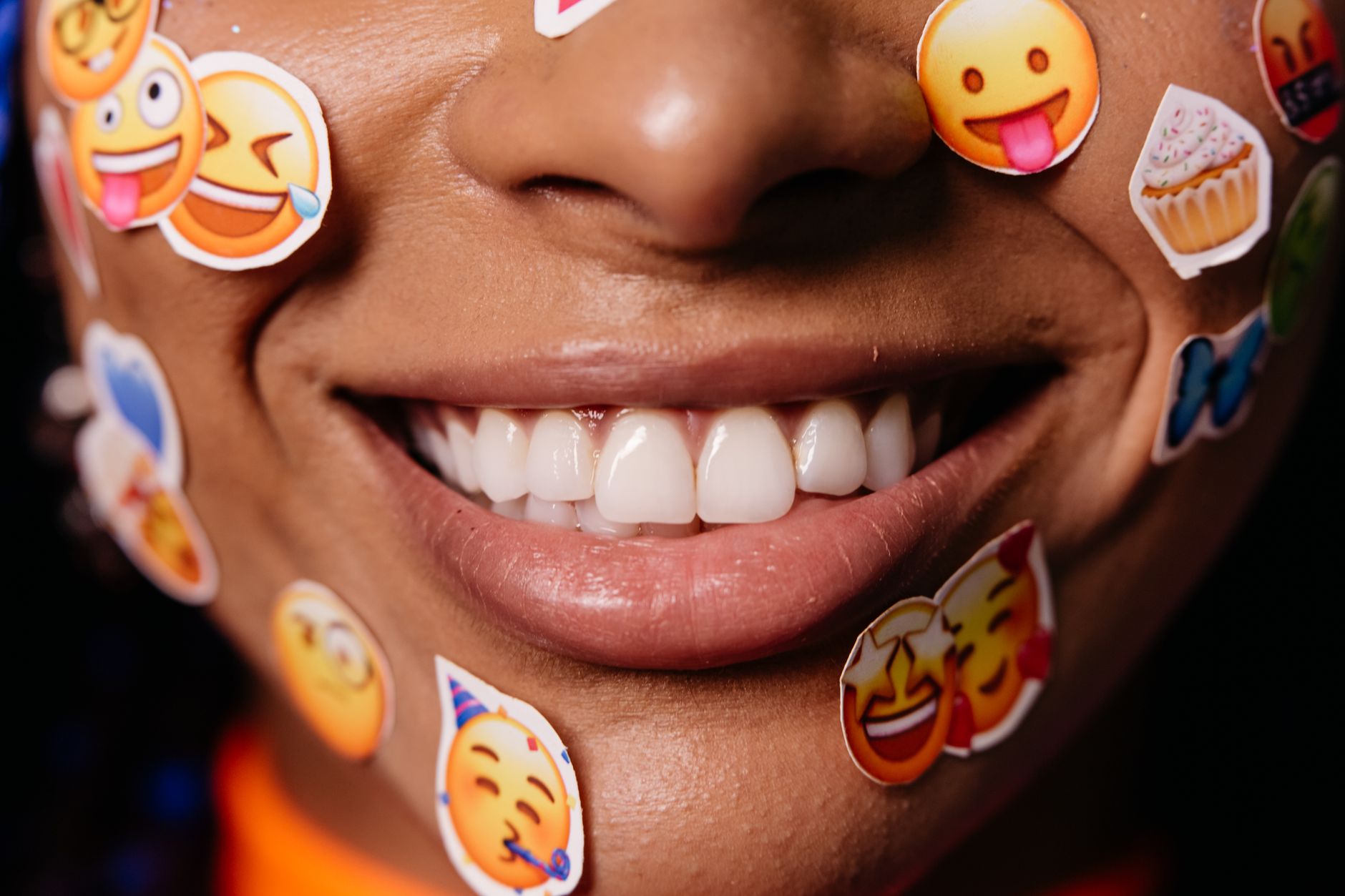 Die Jugendlichen haben dieses Emoji zu einem Phänomen gemacht. Jetzt ist es überall