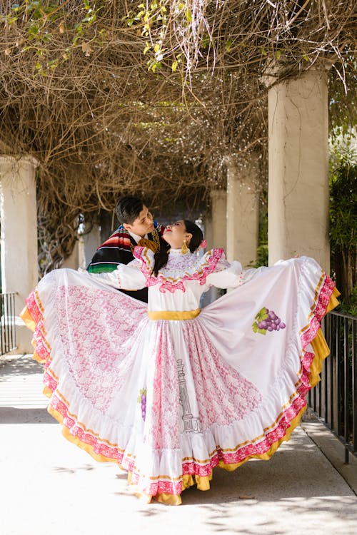 Free Immagine gratuita di abiti tradizionali, ballando, celebrazione Stock Photo