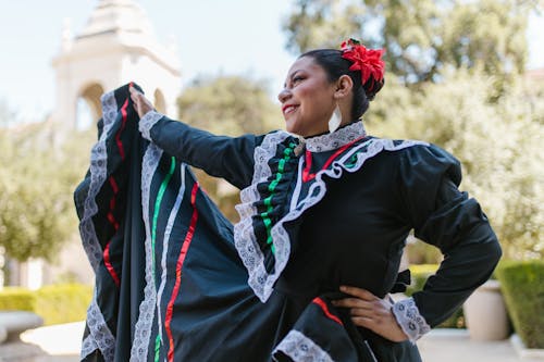 Free A Woman in Mexican Dress Stock Photo