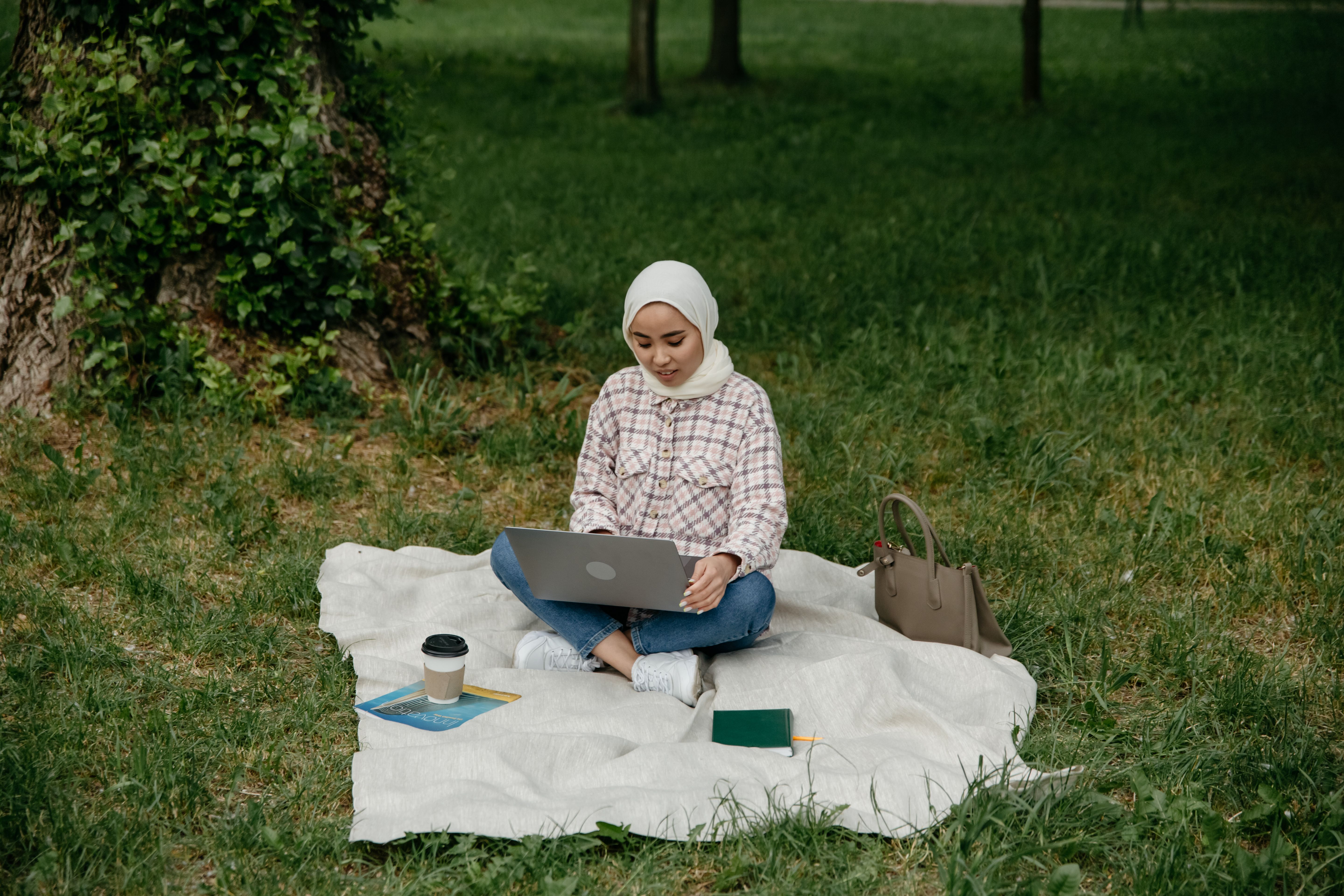 The Best Way to Travel While Working Remotely | Remote Work Meets Travel — Photo by Pavel Danilyuk on Pexels