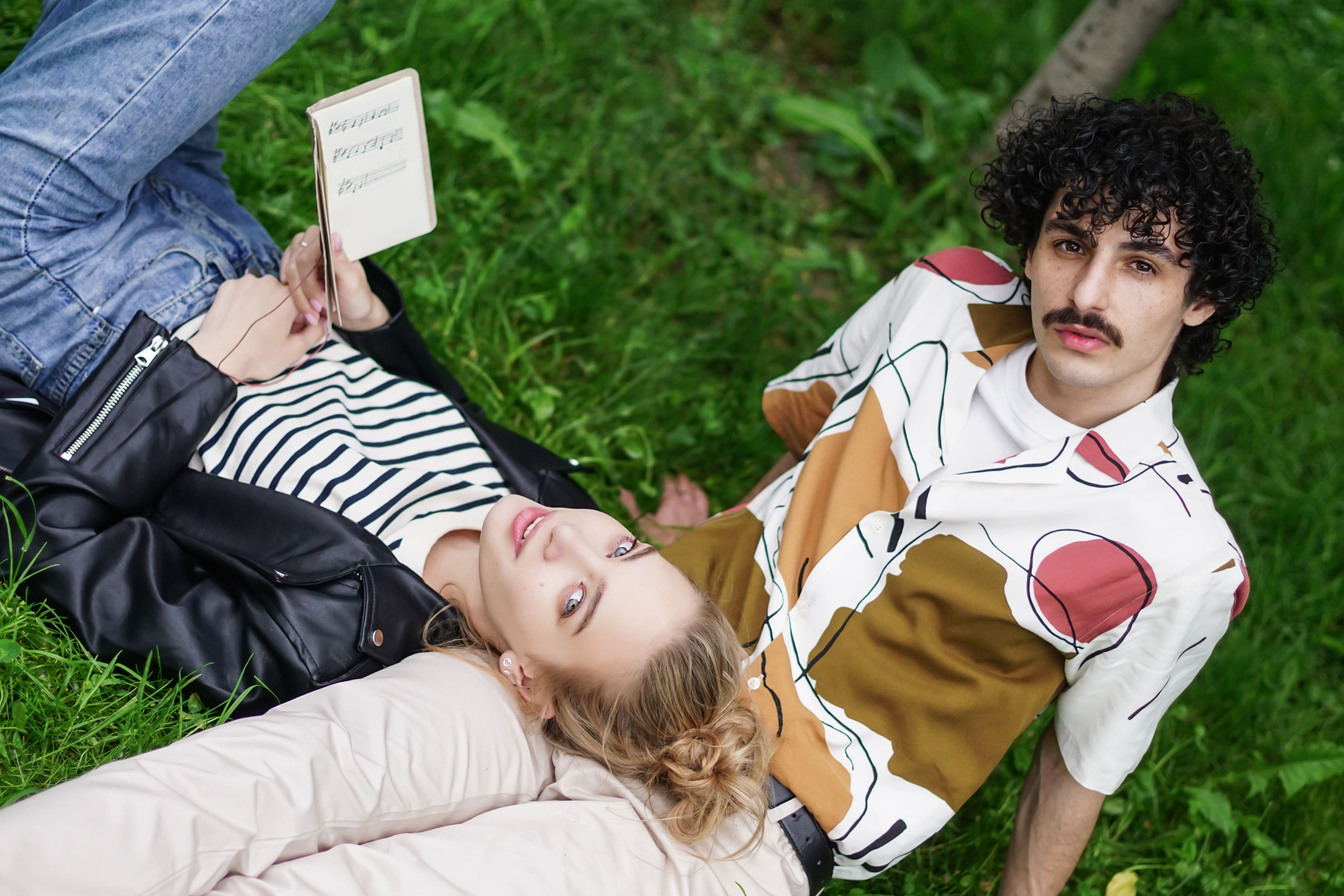 Woman Sitting on Man's Lap · Free Stock Photo