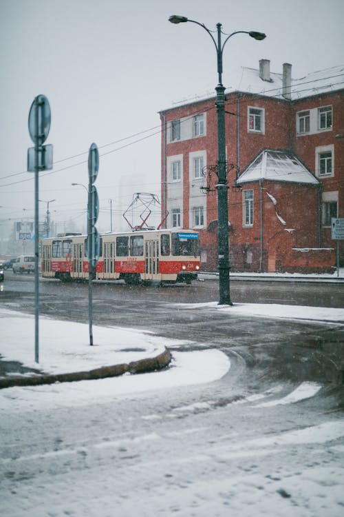 Kostnadsfri bild av gata, kollektivtrafik, snö