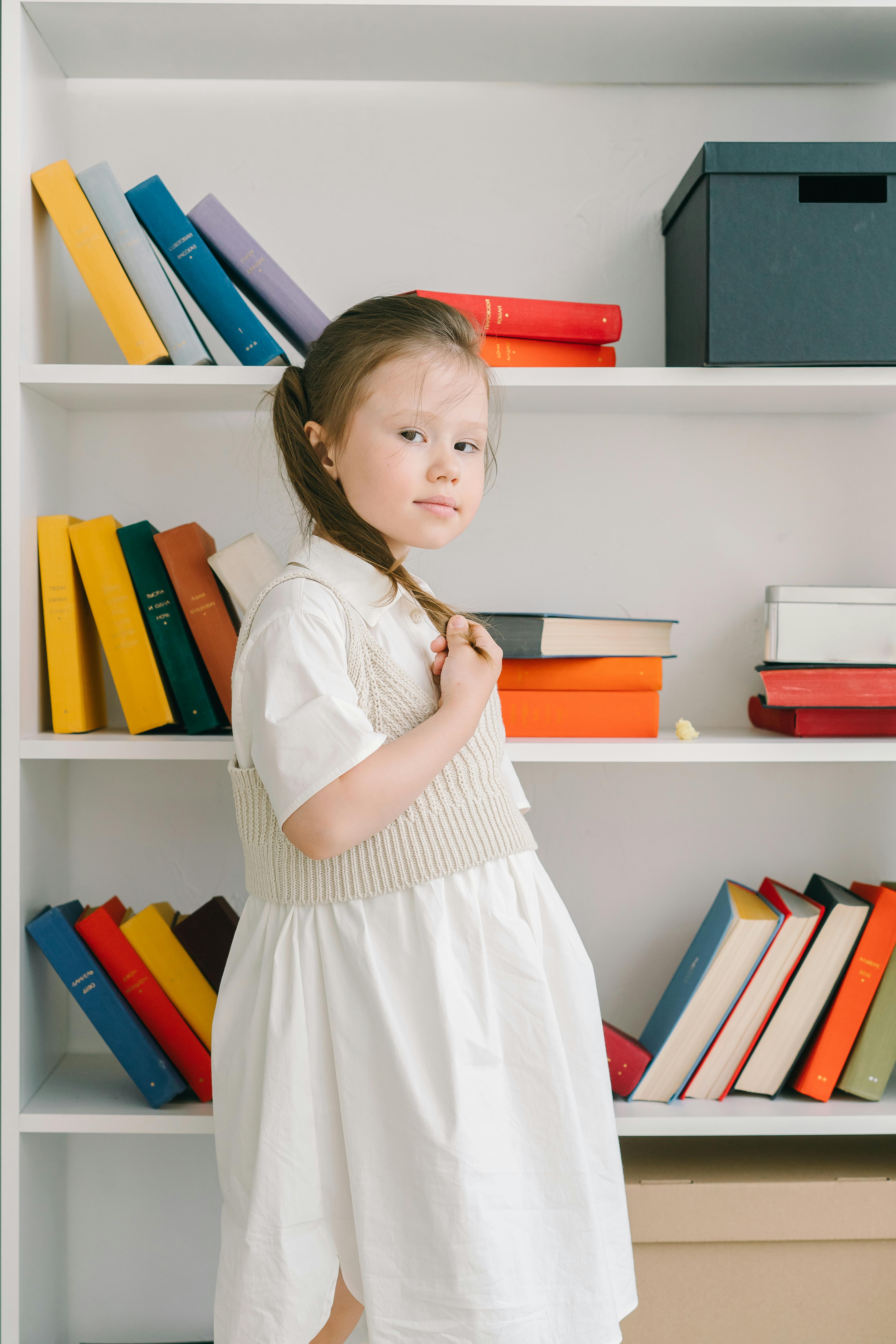 Child wearing anonymous immagini e fotografie stock ad alta risoluzione -  Alamy