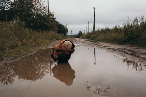 Fotobanka s bezplatnými fotkami na tému blato, chlapec, dieťa