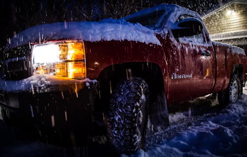 Immagine gratuita di camion, camion nella neve, coperto di neve