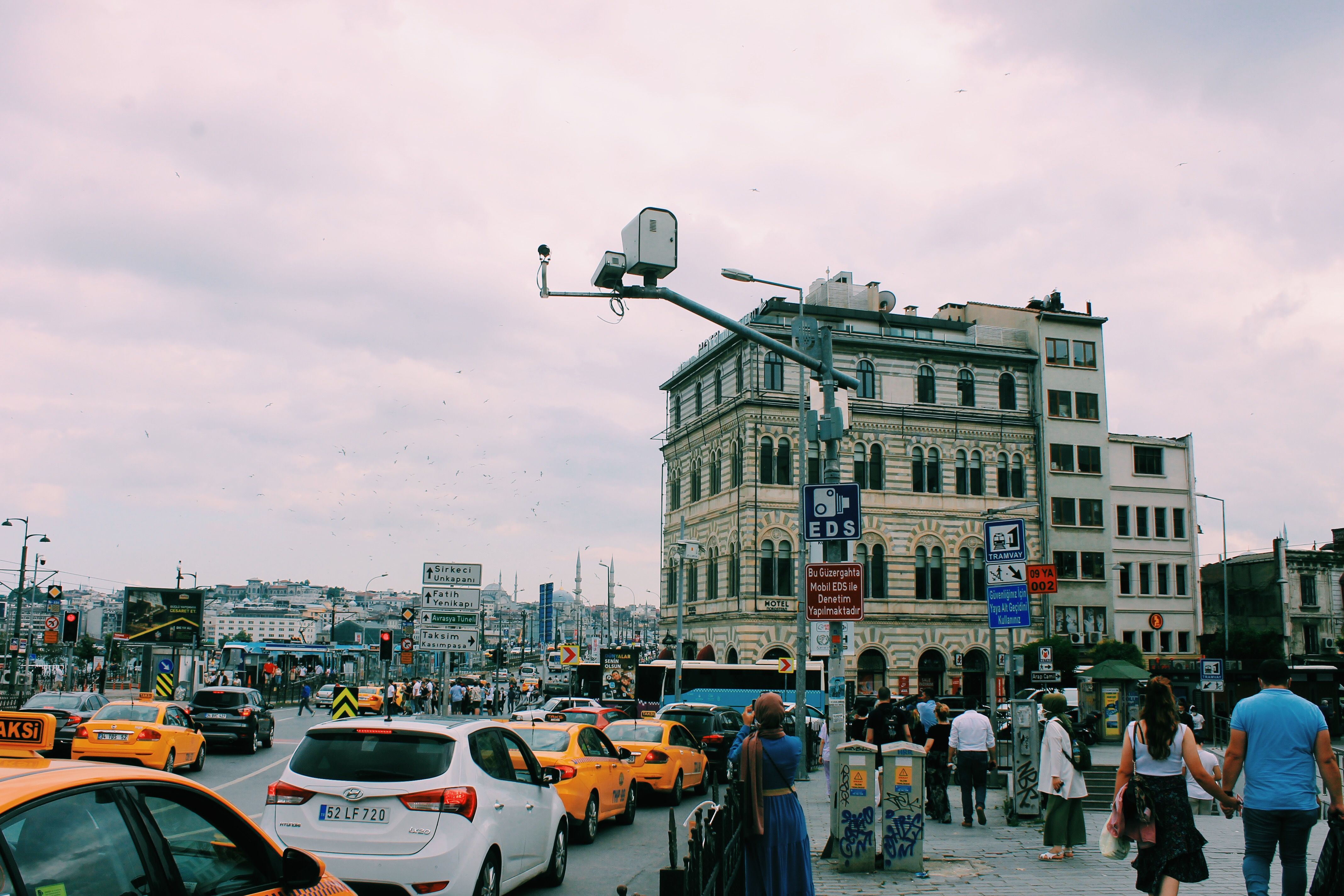 People Walking around the City · Free Stock Photo
