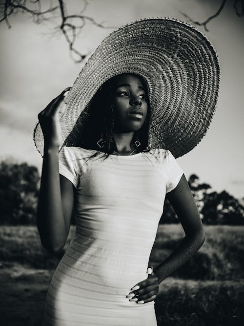 Gratis stockfoto met Afro-Amerikaanse vrouw, eenkleurig, fotomodel