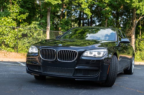бесплатная Бесплатное стоковое фото с BMW, дорогой, припаркованный Стоковое фото