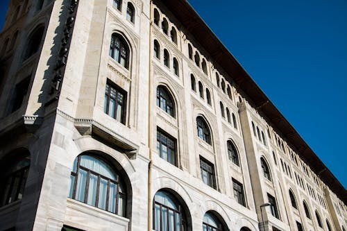 Kostenloses Stock Foto zu architektur, beton, gebäude außen