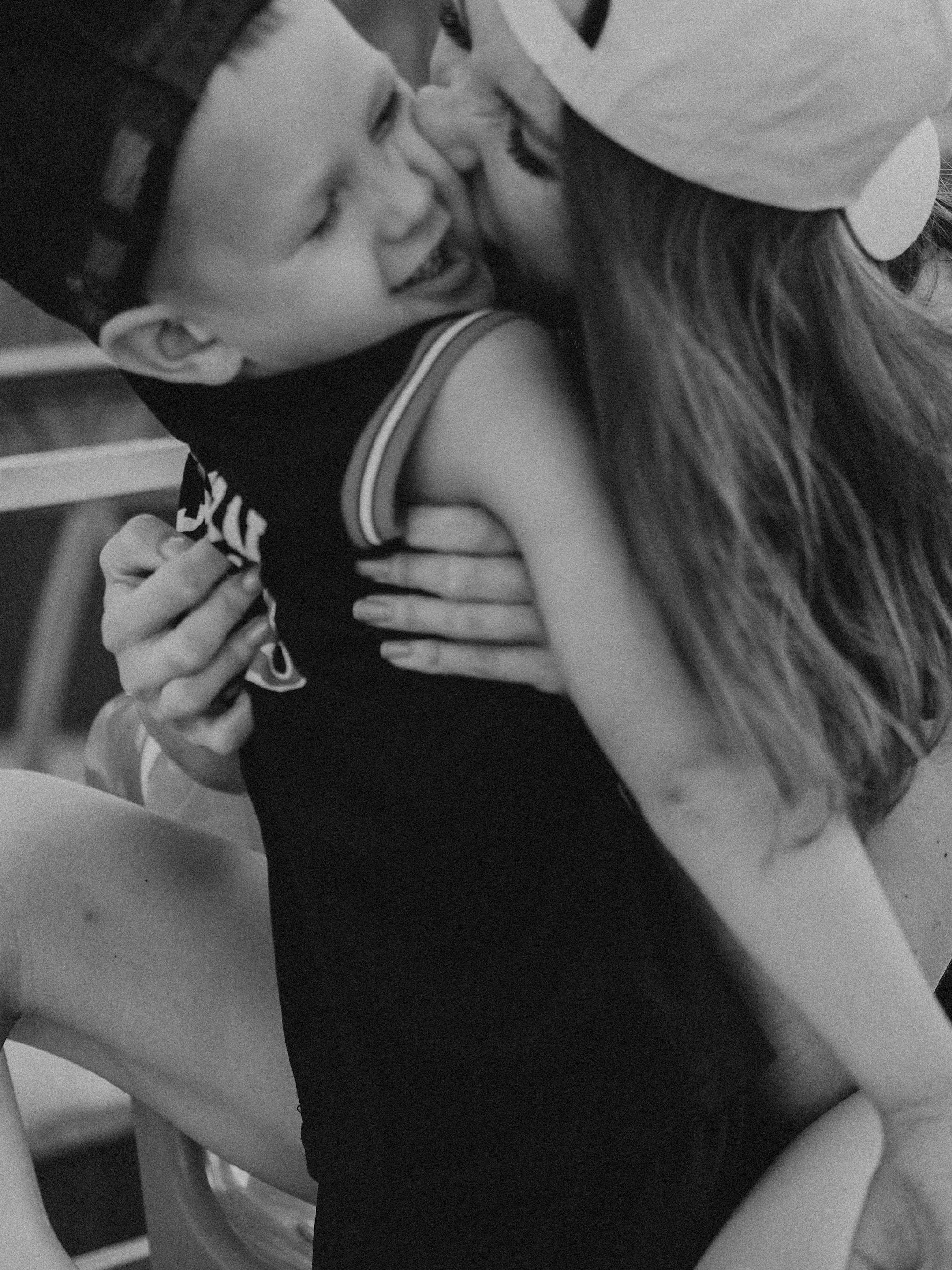 tumblr boy and girl kissing