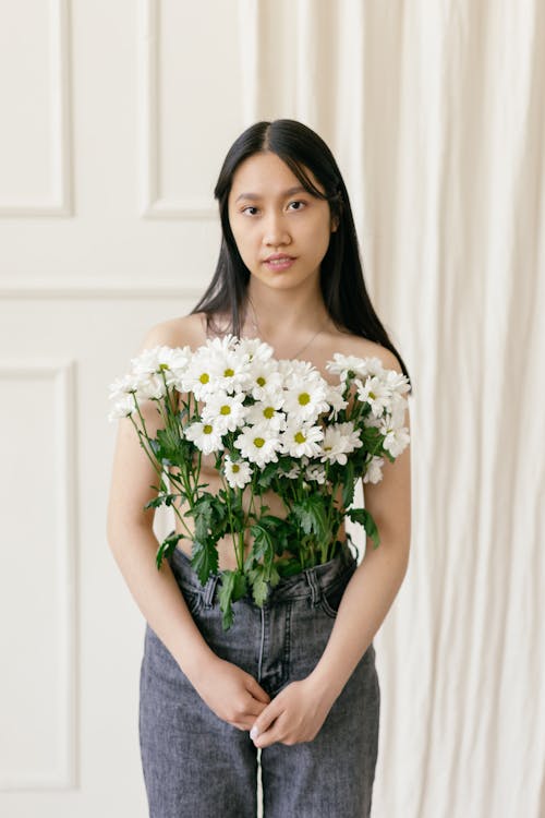 Ilmainen kuvapankkikuva tunnisteilla aasialainen tyttö, henkilö, ilman paitaa